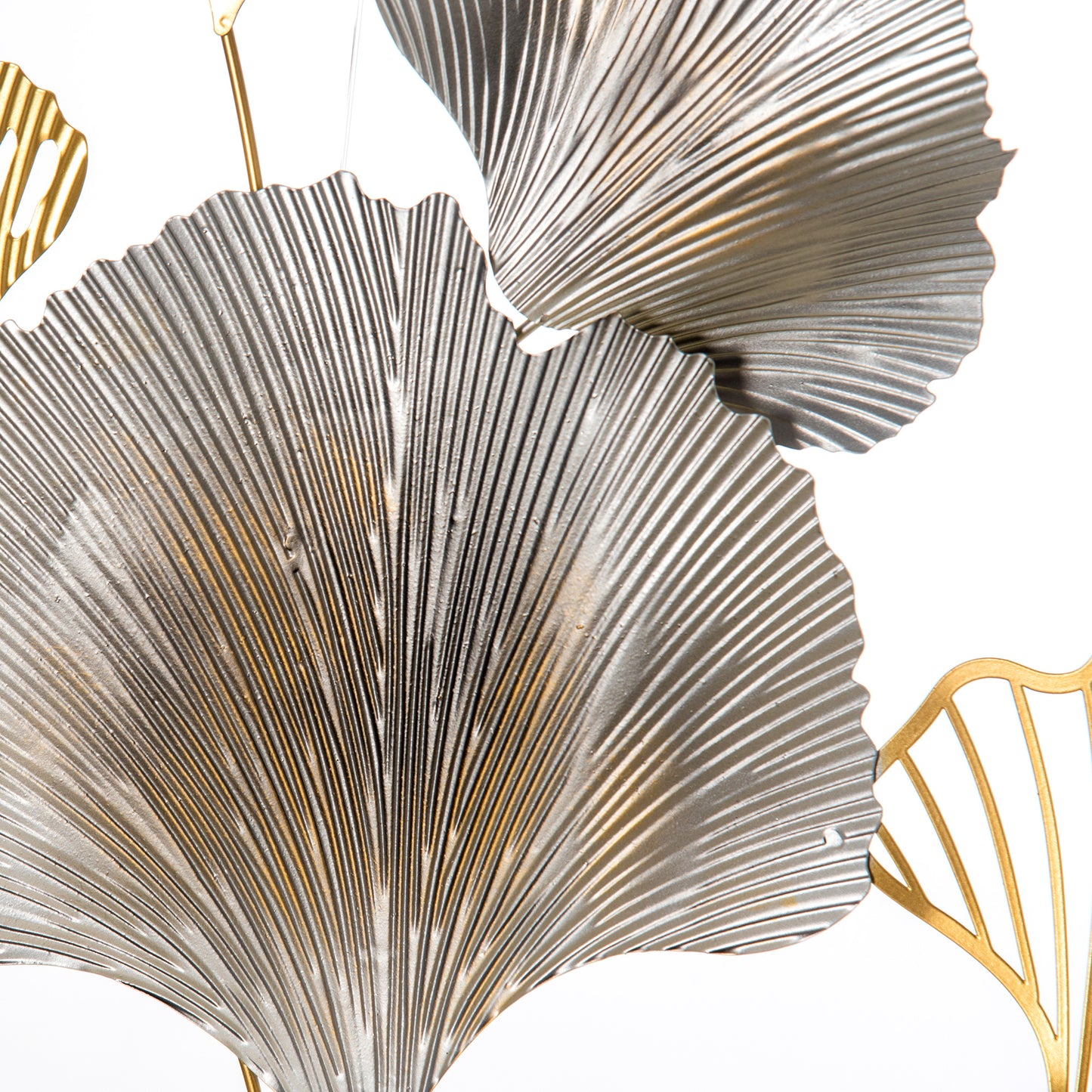 HOMCOM Large Metal Wall Art, Modern Hanging Wall Sculpture with Unique Multi-leaf Design, Horizontal or Vertical Metal Hanging Decoration for Living Room Bedroom Entryway, Gold Silver