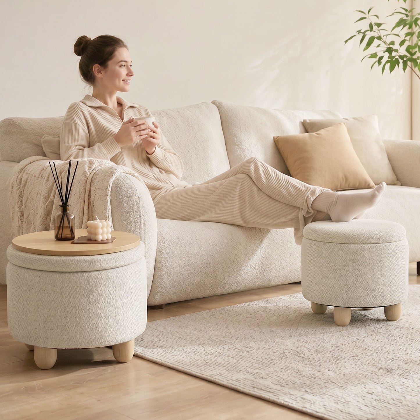 HOMCOM Storage Sitting Bench with Lid, Round Storage Ottoman with Rubberwood Legs, Beige