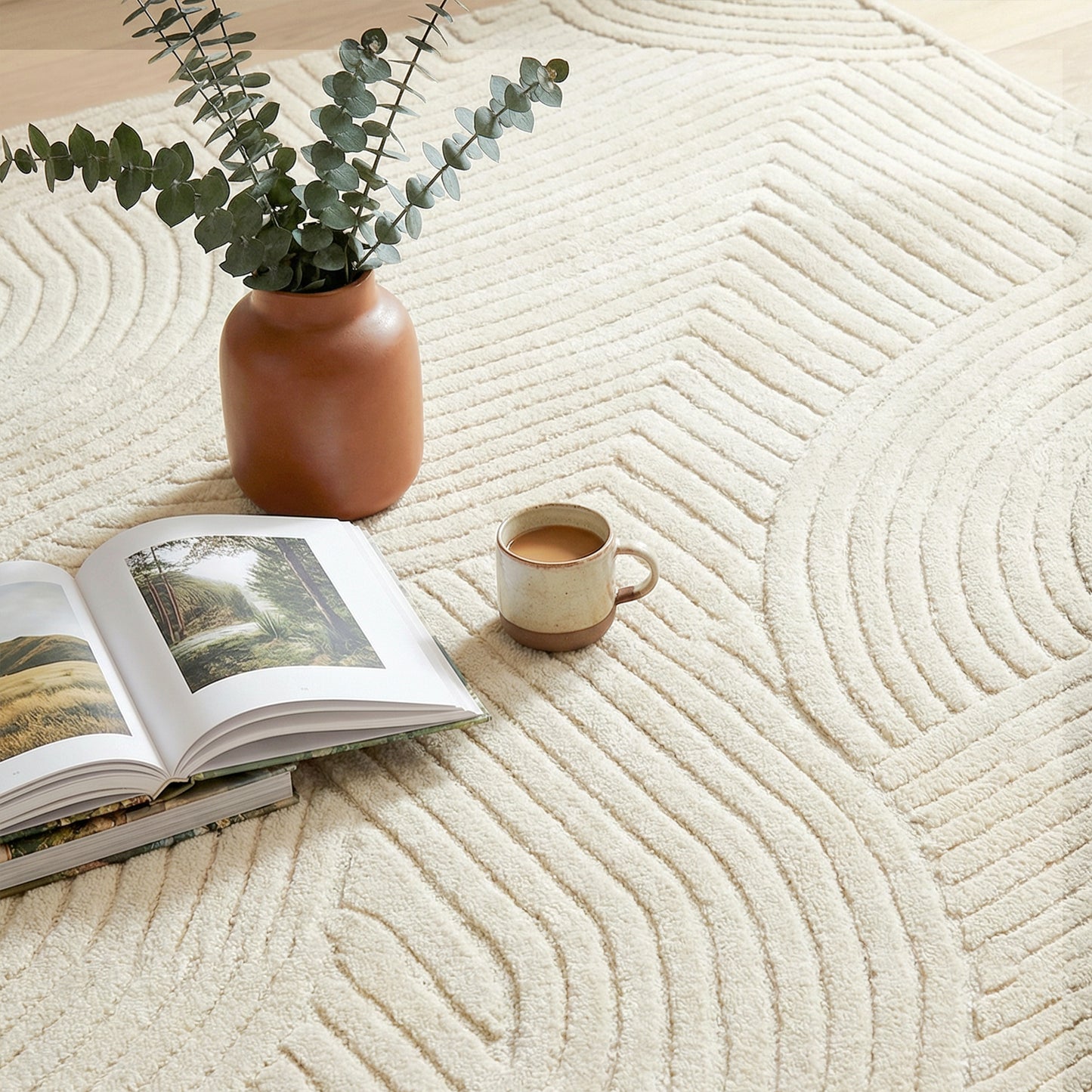 HOMCOM Modern Geometric Rug, Thick Plush, Non-Slip, 200 x 140 cm – Cream, Living Room/Bedroom/Office