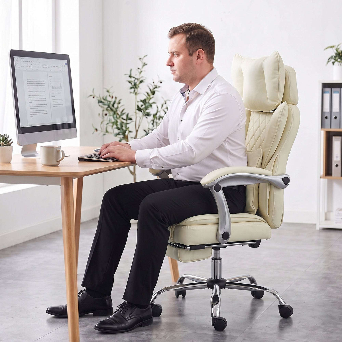 HOMCOM Executive Office Chair, PU Big and Tall Office Chair 180 kg with Wide Seat, Reclining, Lumbar Support, Beige