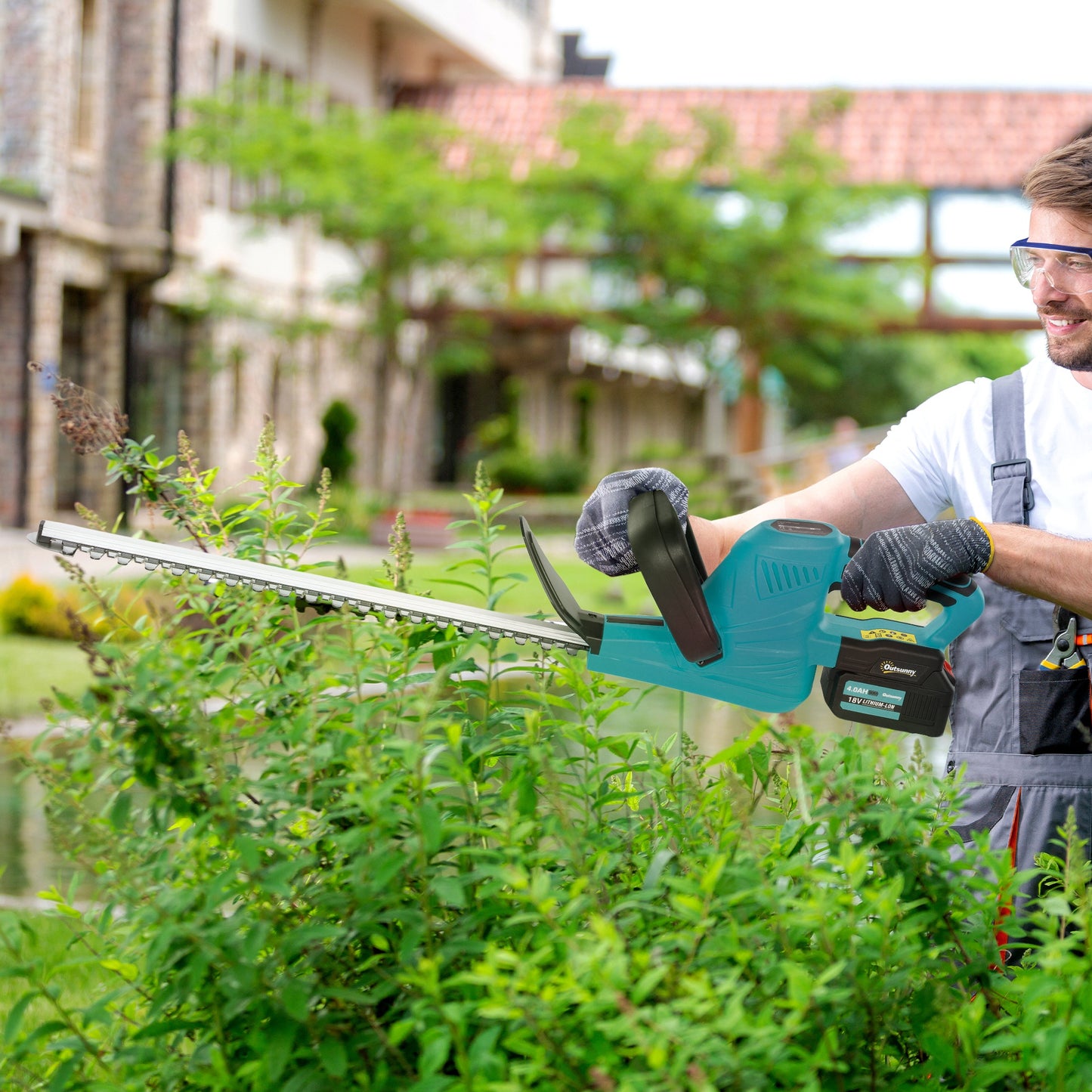 Outsunny 20" Cordless Hedge Trimmer, 18V Electric Hedge Cutter with 51cm Dual Action Blade, 2 x 4000mAh Batteries and Brushless Motor for Garden Branches, Shrubs, Twigs, Blue