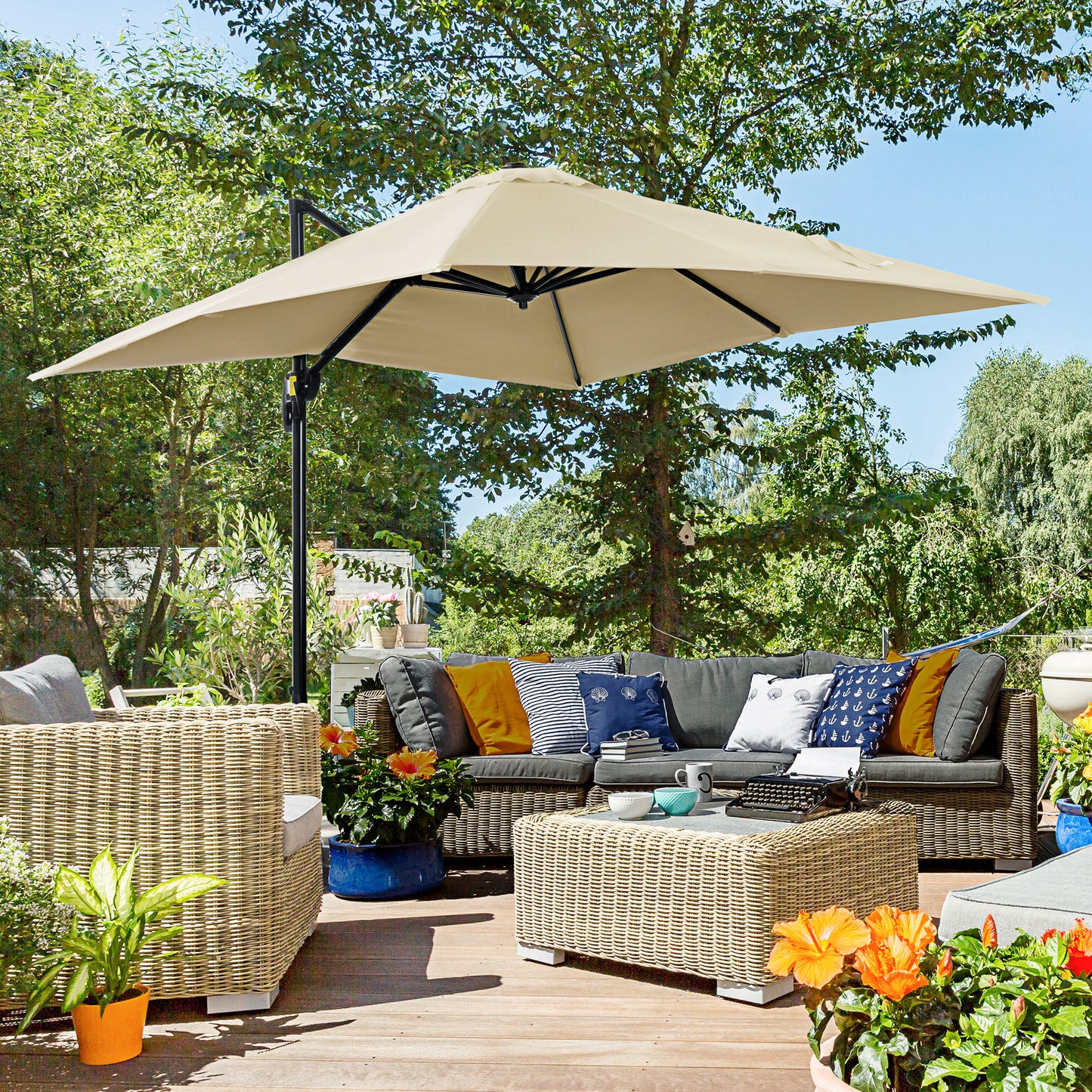 Outsunny 2.5 x 2.5m Patio Offset Parasol Umbrella Cantilever Hanging Aluminium Sun Shade Canopy Shelter 360° Rotation with Crank Handle and Cross Base, Cream White