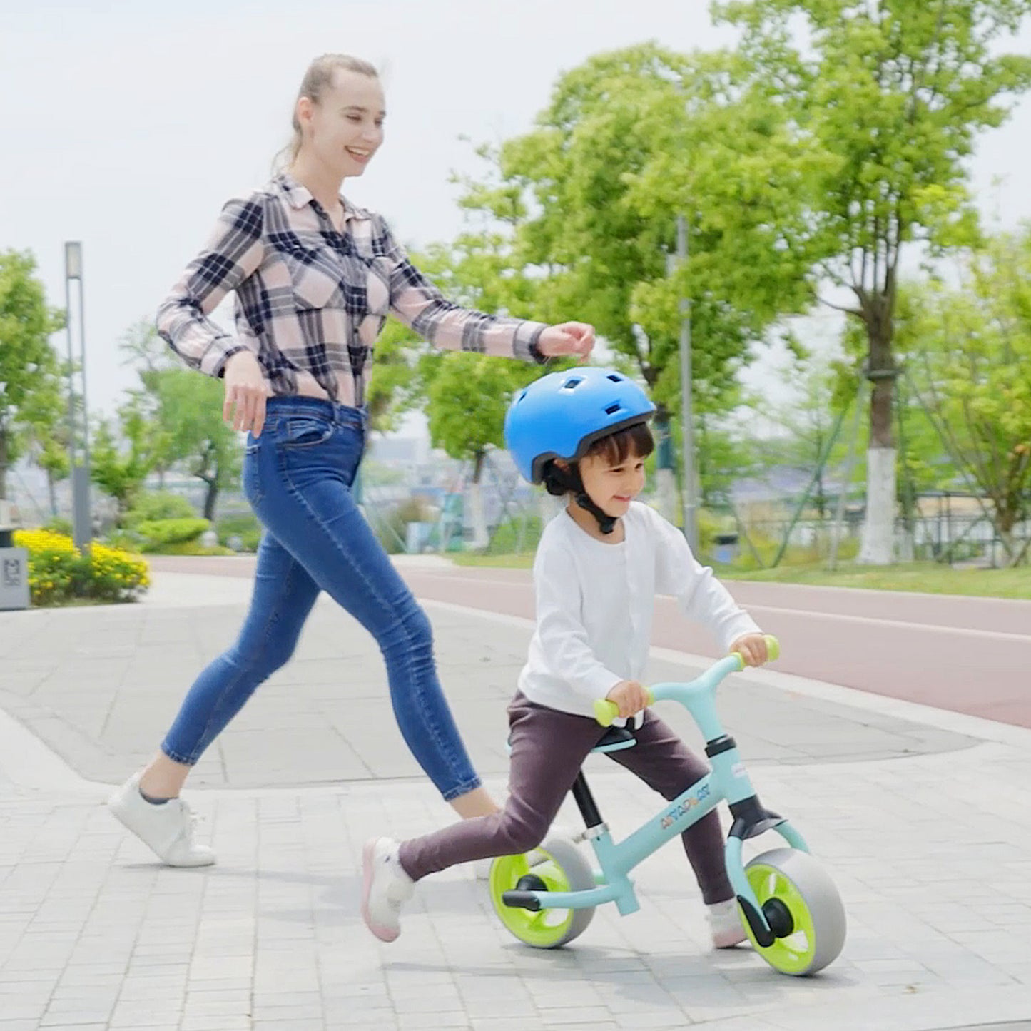 AIYAPLAY 8" Balance Bike, Lightweight Training Bike for Children, with Adjustable Seat, EVA Wheels, Easy installation - Green
