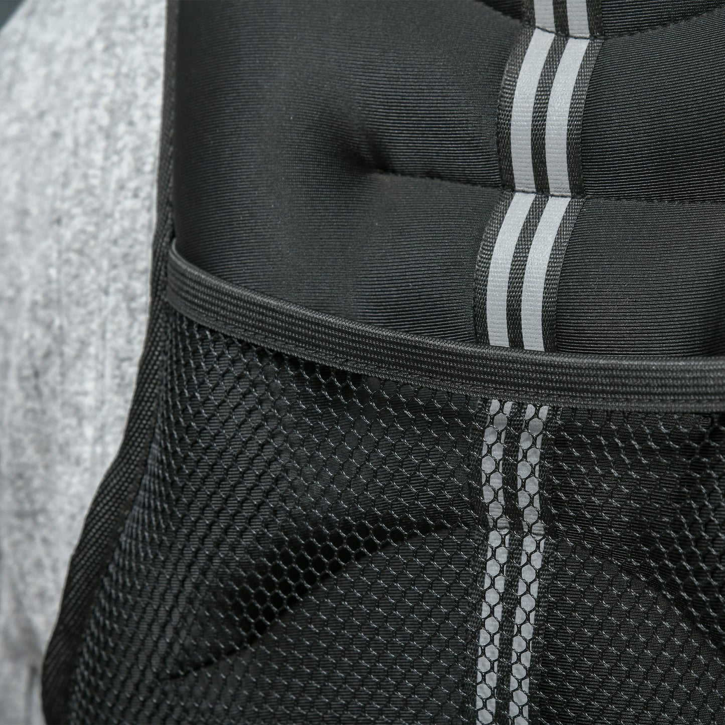 HOMCOM 10KG Weighted Vest, Running Weight Vest with Adjustable Strap, Convenient Pocket and Reflective Strips for Men and Women