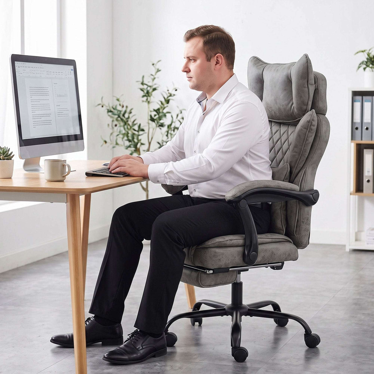 HOMCOM Executive Office Chair, Leathaire Big and Tall Office Chair 180 kg with Wide Seat, Reclining, Lumbar Support, Grey