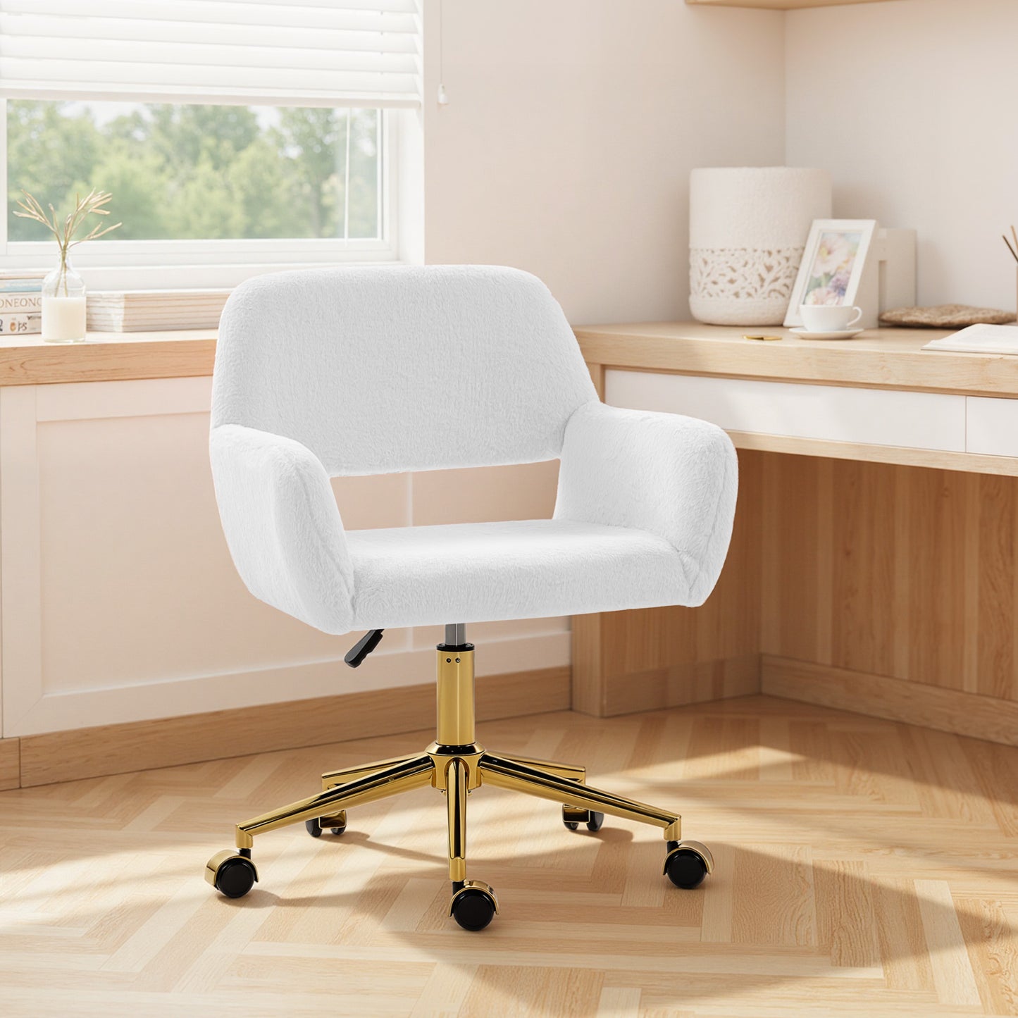 HOMCOM Faux Fur Rabbit Chair - Cream White