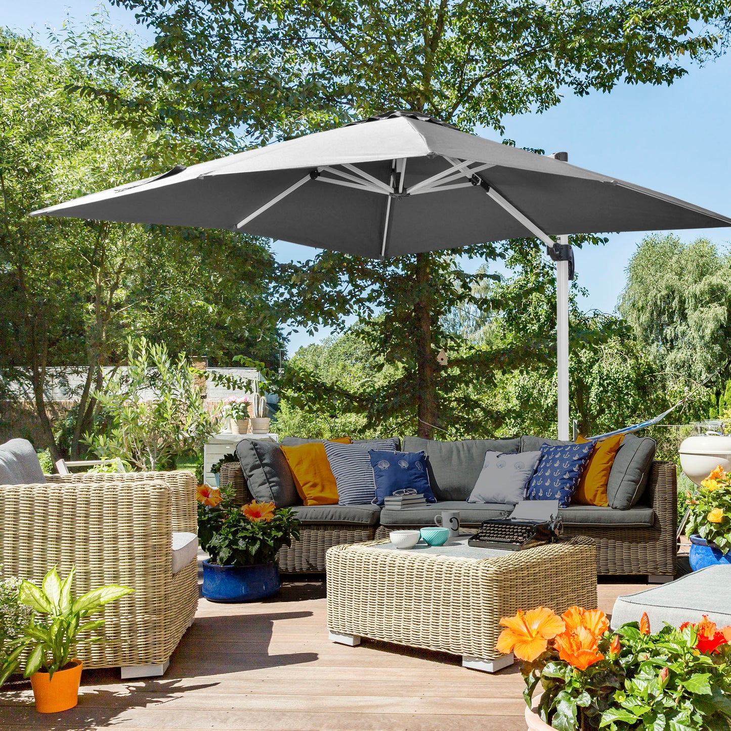 Outsunny 3 x 3(m) Cantilever Roma Parasol, Square Garden Umbrella with Cross Base, Crank Handle, Tilt, 360° Rotation and Aluminium Frame, Grey