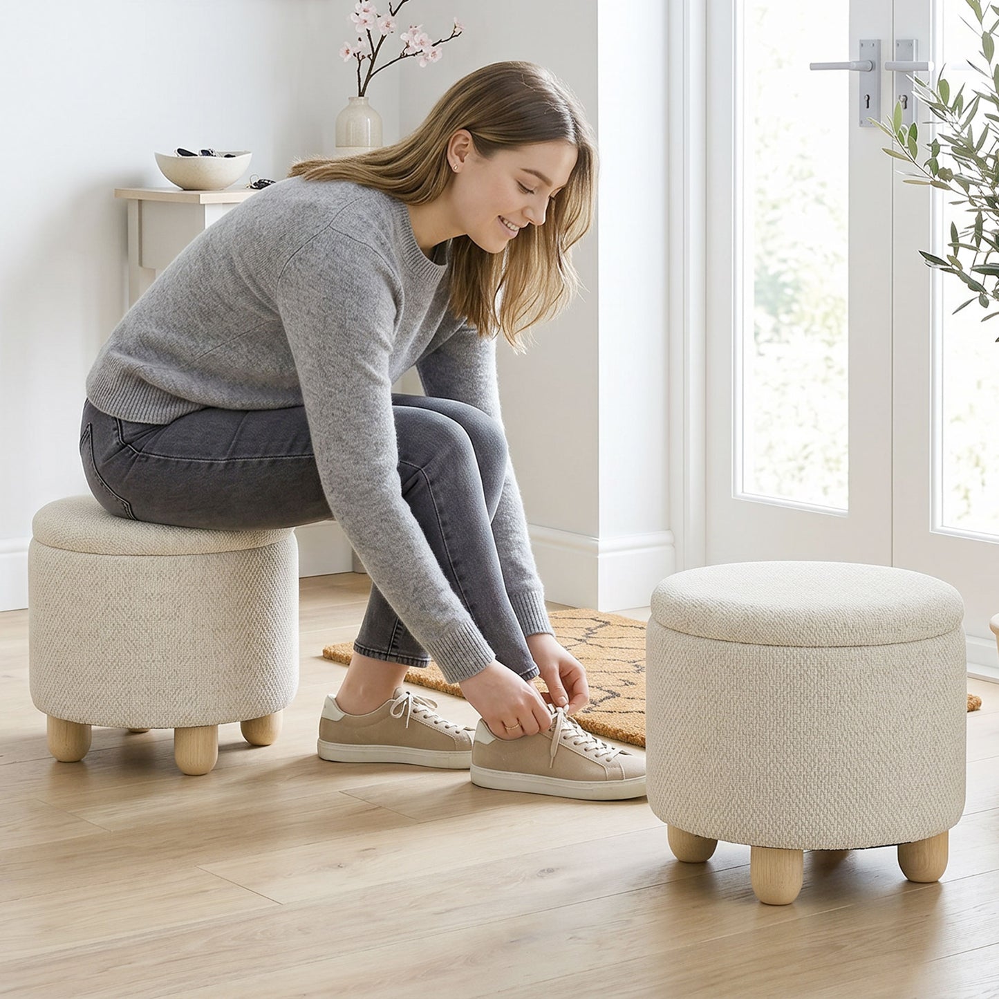 HOMCOM Storage Sitting Bench with Lid, Round Storage Ottoman with Rubberwood Legs, Beige
